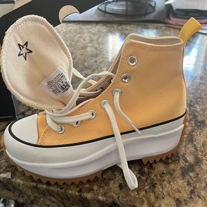 Converse Running Star Hike